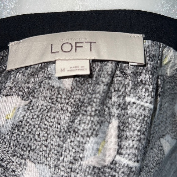 Anne Taylor Loft Sleeveless Floral Career Wear Blouse - Picture 5 of 6